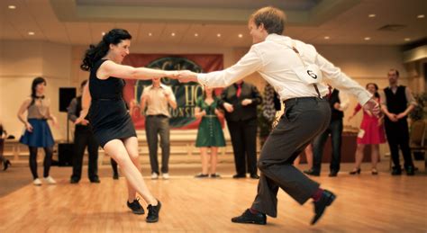 How to Swing Dance: Exploring the Rhythmic Symphony of Partnership and Expression